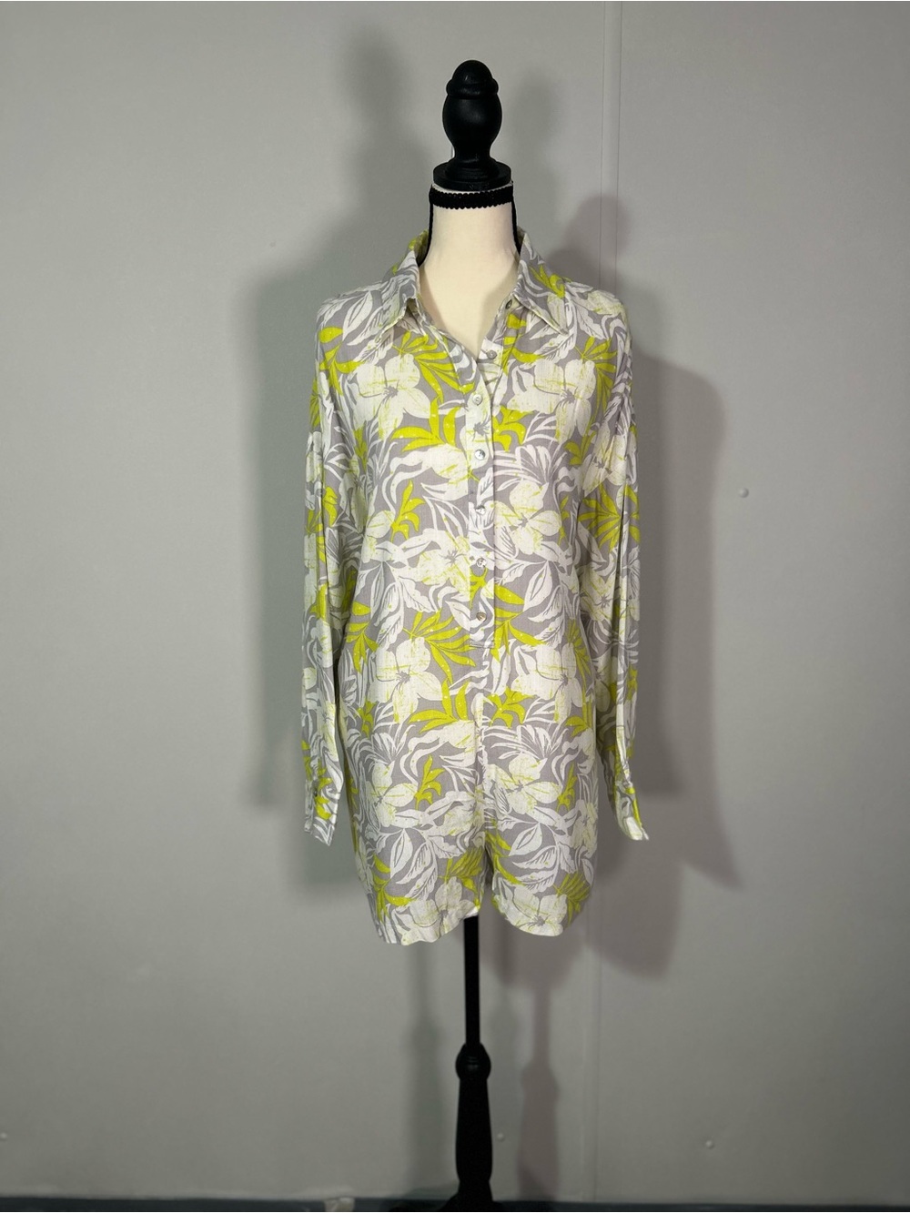 ILLA ILLA White Button-Down Romper shorts with Yellow Floral Print